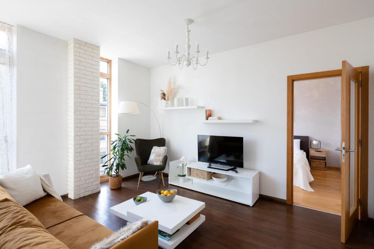 Ziedondarza Park One Bedroom Apartment And Balcony Riga Buitenkant foto