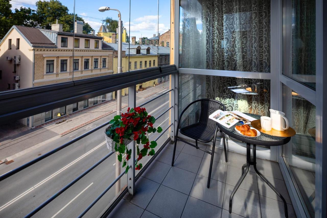 Ziedondarza Park One Bedroom Apartment And Balcony Riga Buitenkant foto
