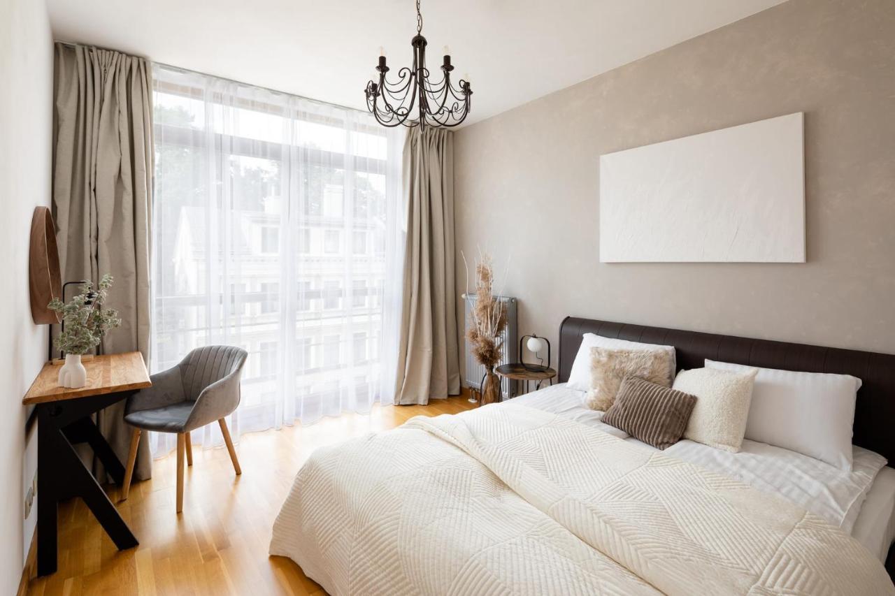 Ziedondarza Park One Bedroom Apartment And Balcony Riga Buitenkant foto