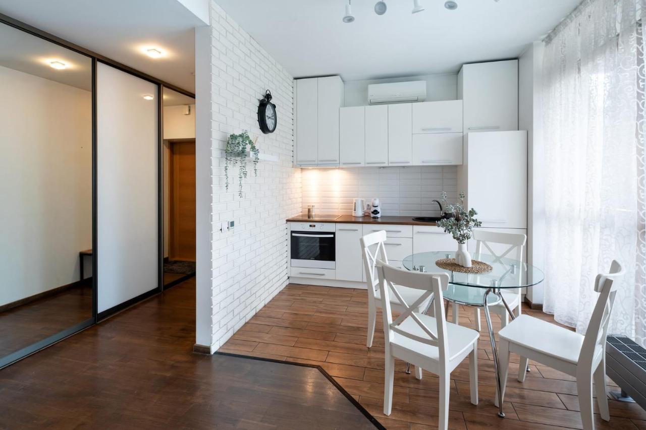 Ziedondarza Park One Bedroom Apartment And Balcony Riga Buitenkant foto